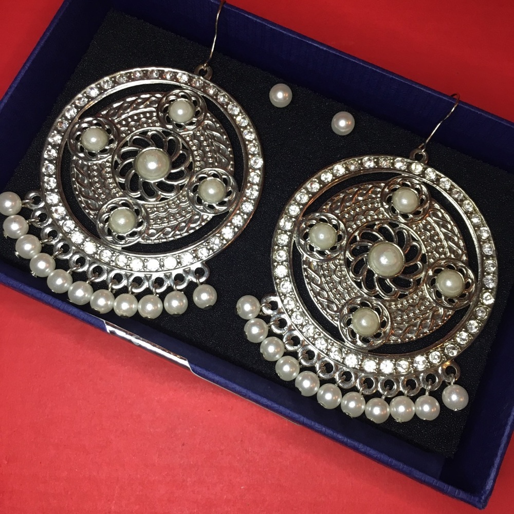 Pearl earrings